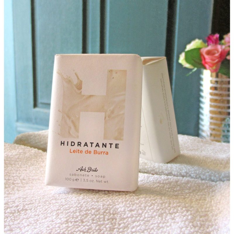 Hidratante donkey milk soap on towel