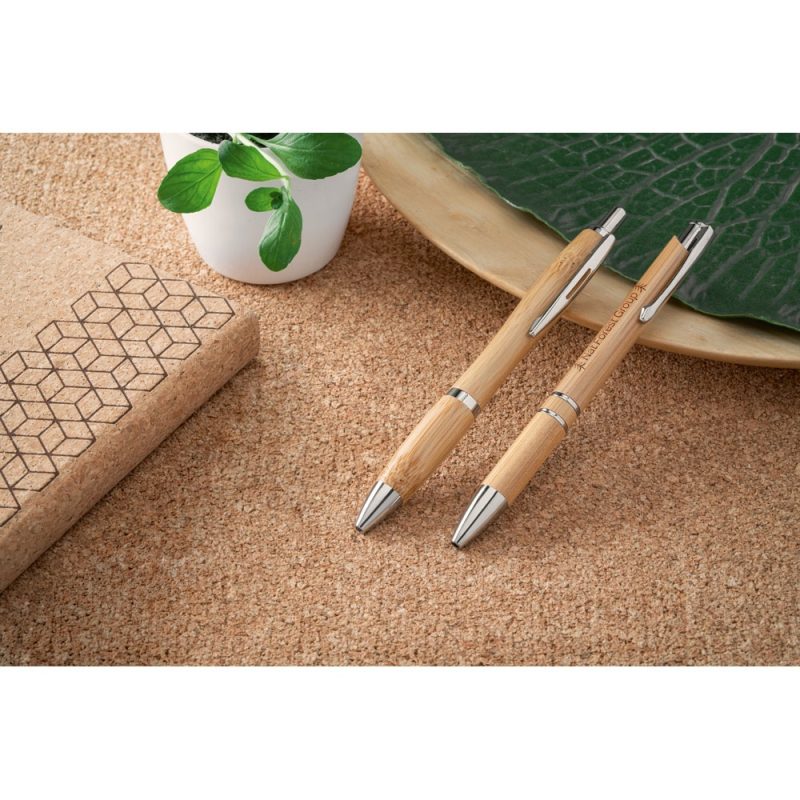 NICOLE. Bamboo ball pen with clip and metal trim - Image 2