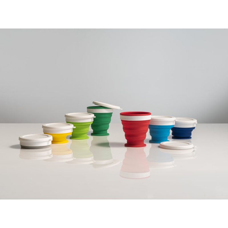 Colourful collapsible cups with lids on display.