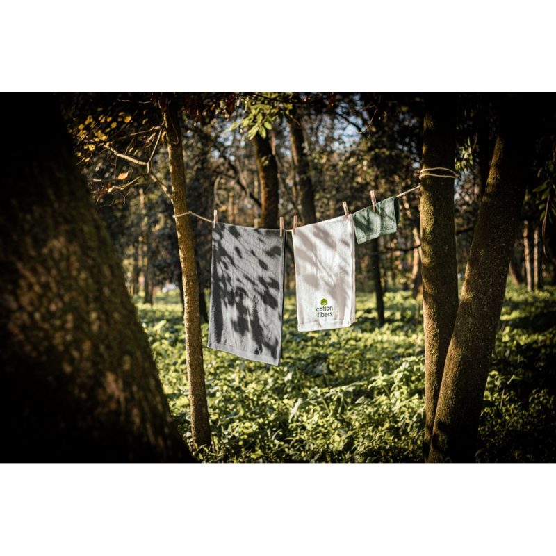 BARDEM L. Bath towel (500 g/m²) in cotton (82%) and recycled cotton (18%) - Image 2